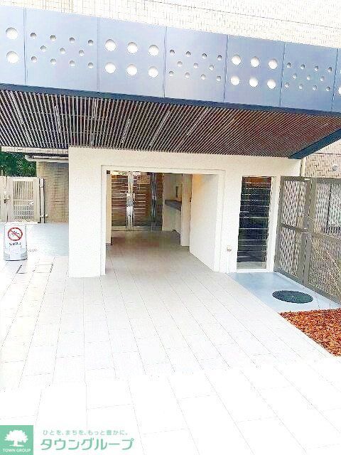 エントランス　お部屋探しはタウンハウジングへ♪