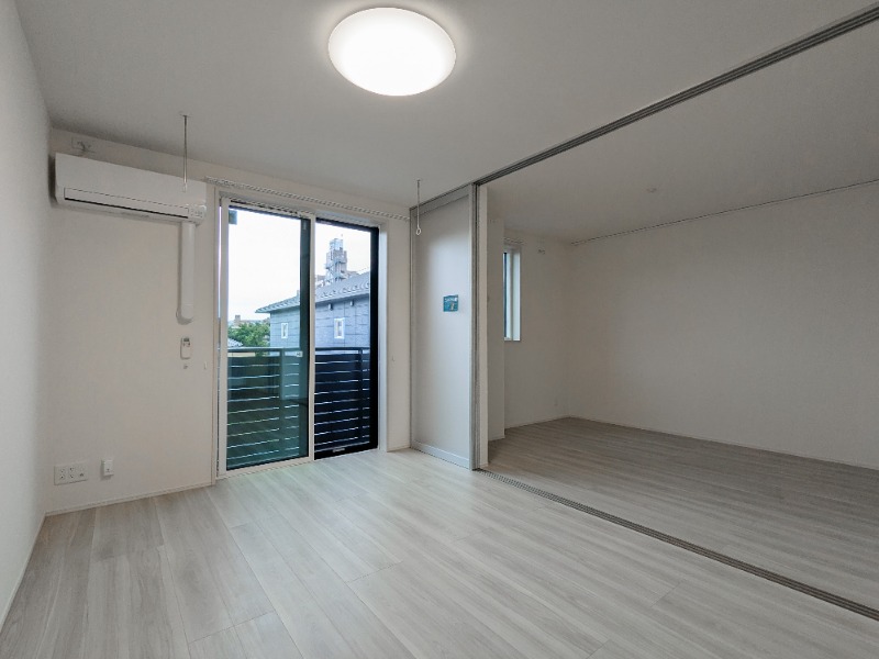 residence歌川町 A棟の居間写真