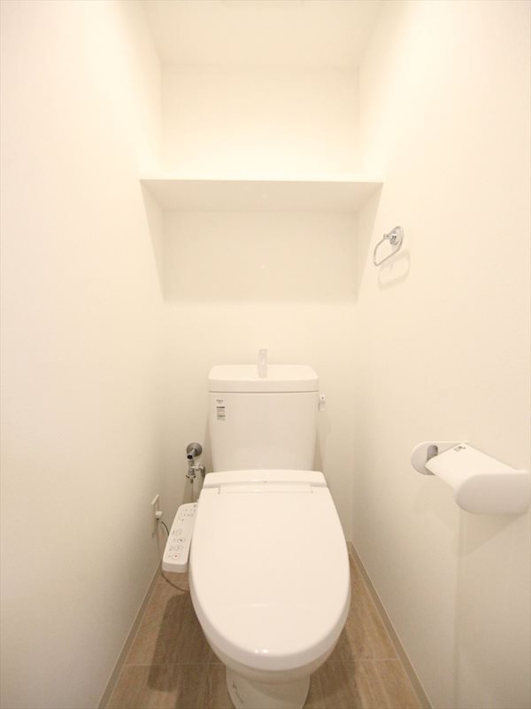 トイレ　温水洗浄便座付トイレ