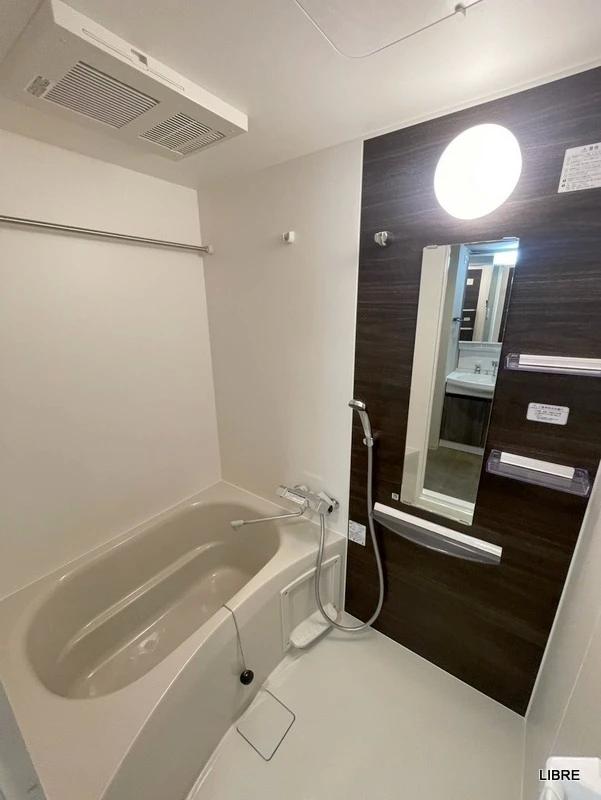 バス・シャワールーム　浴室乾燥機付き！