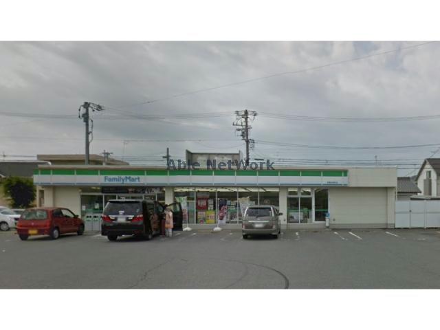 コンビニ　ファミリーマート西尾米津町店（コンビニ）まで131m