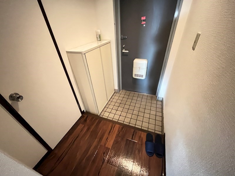 甲子園GHの玄関写真