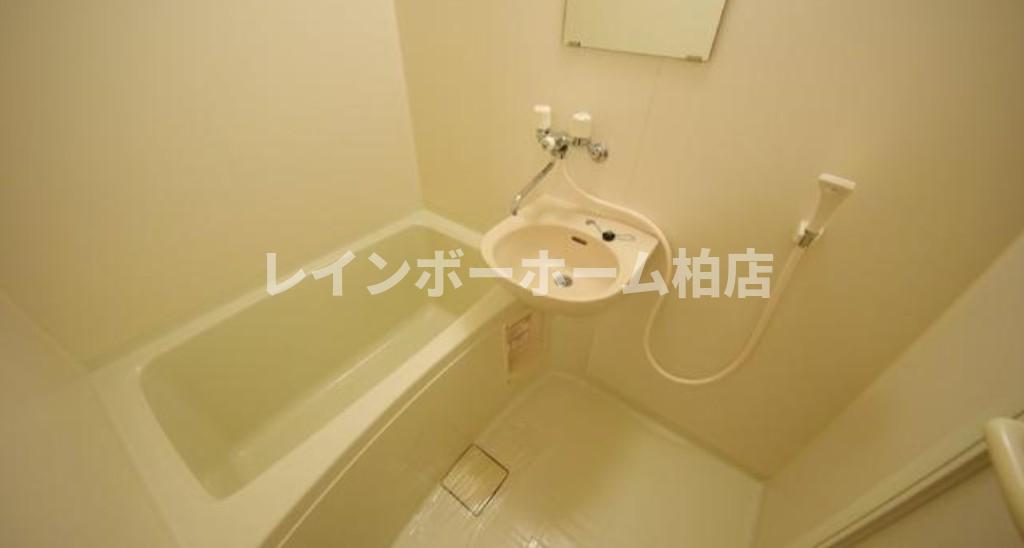 バス・シャワールーム　お風呂です