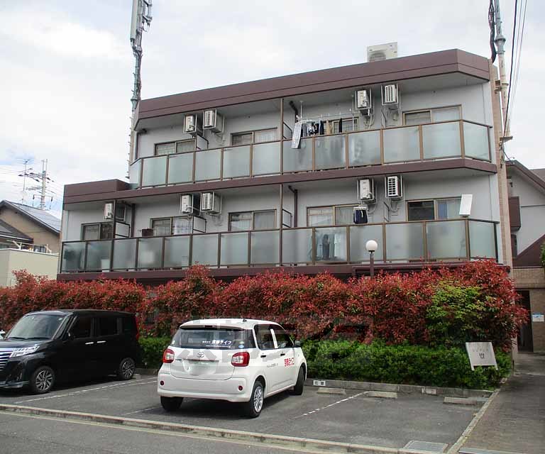 建物外観　インターネットは光対応です。