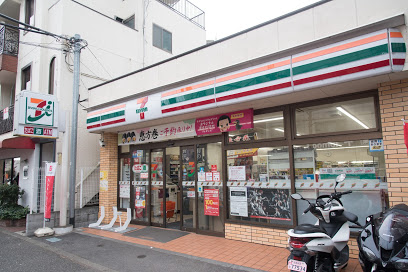コンビニ　セブンイレブン 世田谷駒澤大学南店（コンビニ）まで585m