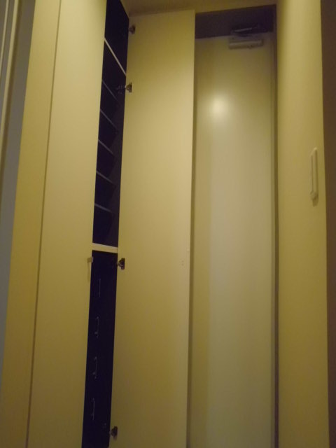 玄関　靴もたくさん入るシューズボックス