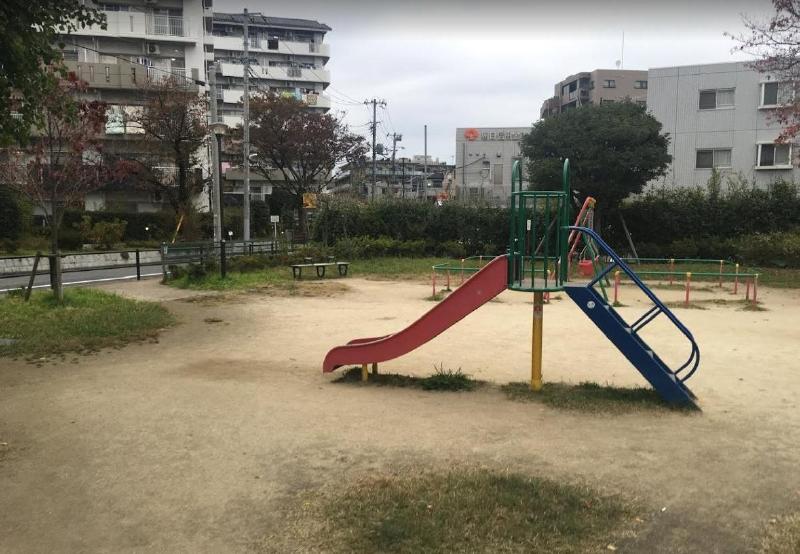 公園　西新井蓮沼公園（公園）まで550m