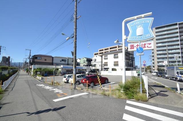 コンビニ　ローソン　尼崎立花町一丁目店（コンビニ）まで143m