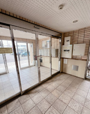 ロビー　写真は別居室のものです。