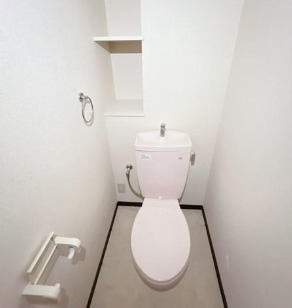 トイレ　写真は別居室のものです。