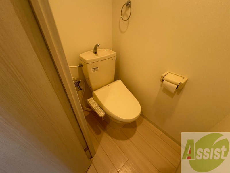 トイレ　こちらはトイレです。清潔感があり、安心して使用できます。