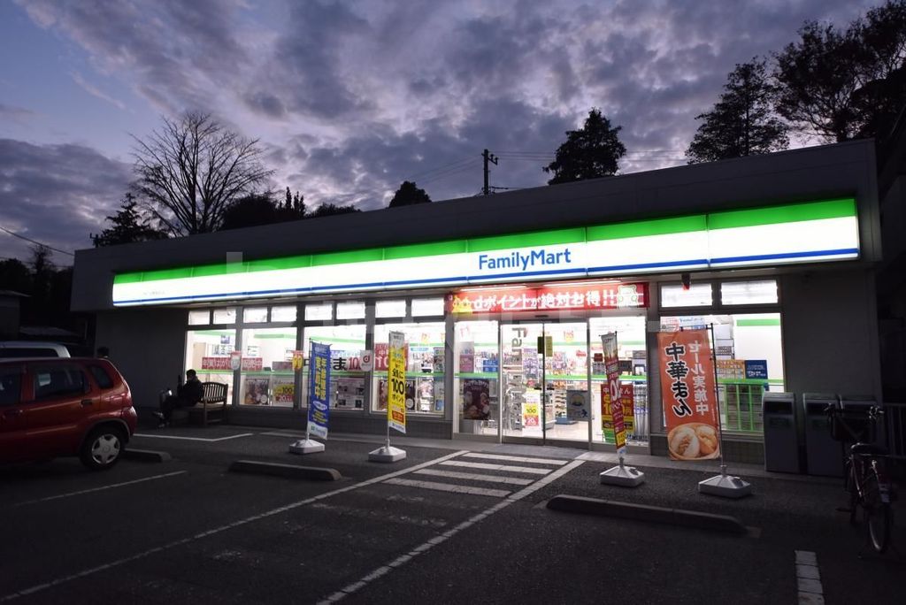 コンビニ　ファミリーマート/市川大野駅前店（コンビニ）まで640m