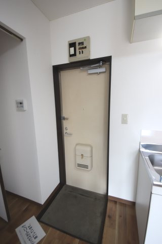 玄関　※前回募集時の写真です（現況優先）