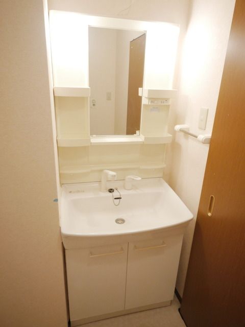 洗面設備　★忙しい朝に嬉しい独立洗面台です★
