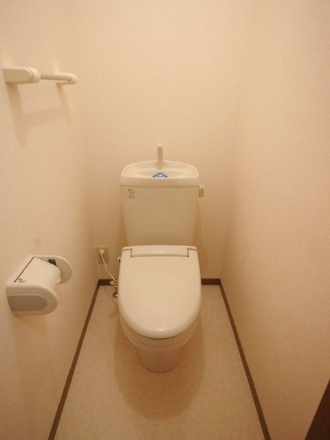 トイレ　★暖房便座付のトイレです★