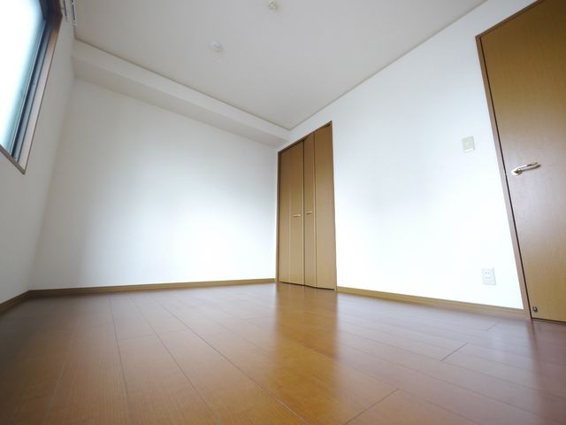 居室・リビング　★収納付のお部屋は嬉しいですね★
