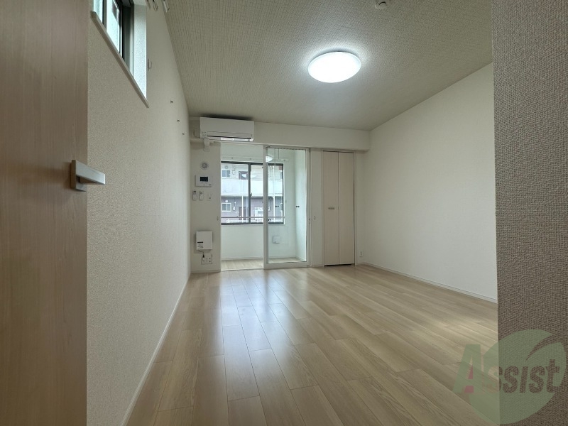 その他部屋・スペース　寝室になりそうな洋室です。シンプルで落ち着きますね。