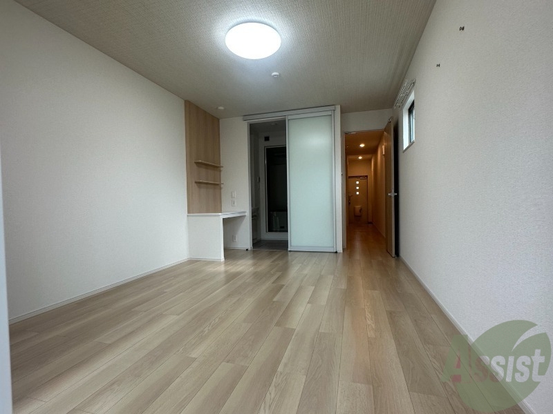 居室・リビング　８．７帖の洋室です。生活のメインとなる部屋ですね。