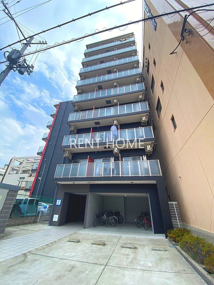 建物外観　鉄筋コンクリート造９階建て