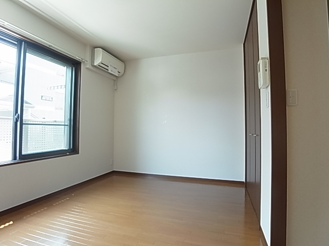居室・リビング　明るいお部屋です