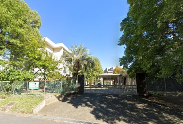 小学校　豊中市立東丘小学校（小学校）まで276m