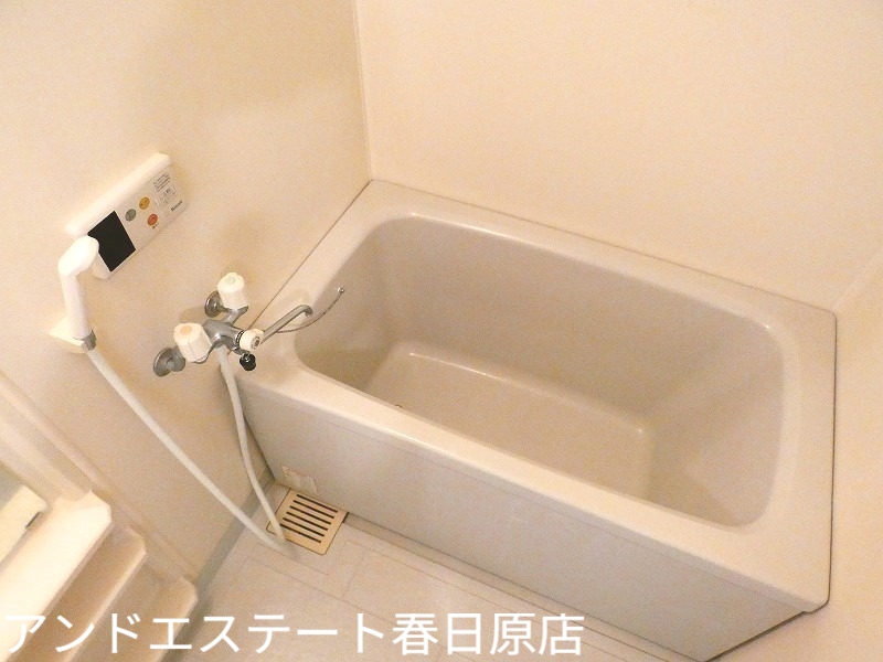 バス・シャワールーム　ワイドな浴槽