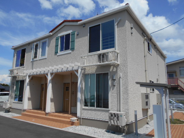 建物外観　サンルーム・玄関側を南東方向より撮影