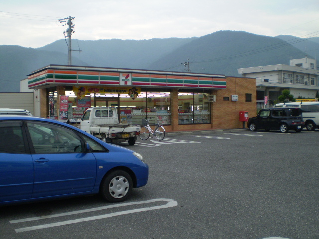 コンビニ　セブンイレブン松本里山辺店（コンビニ）まで987m