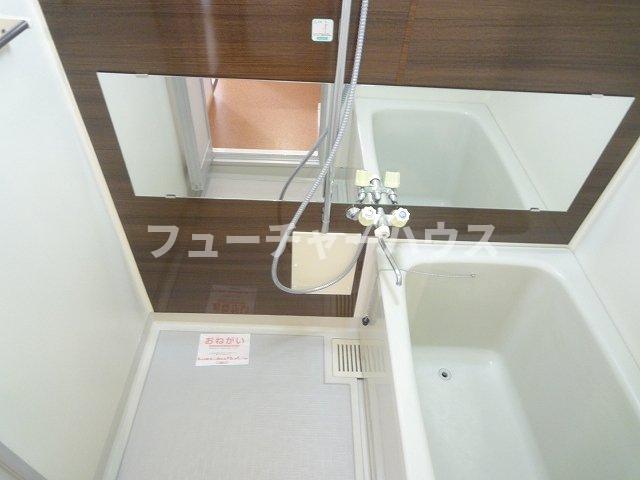 バス・シャワールーム　ゆったり過ごせるお風呂です