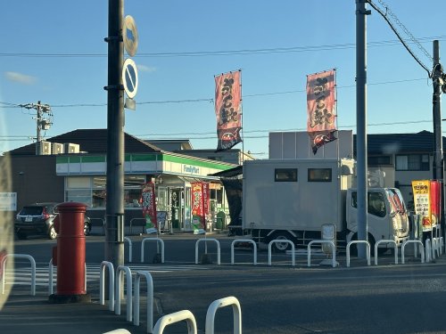 コンビニ　ファミリーマート 上郷店（コンビニ）まで865m
