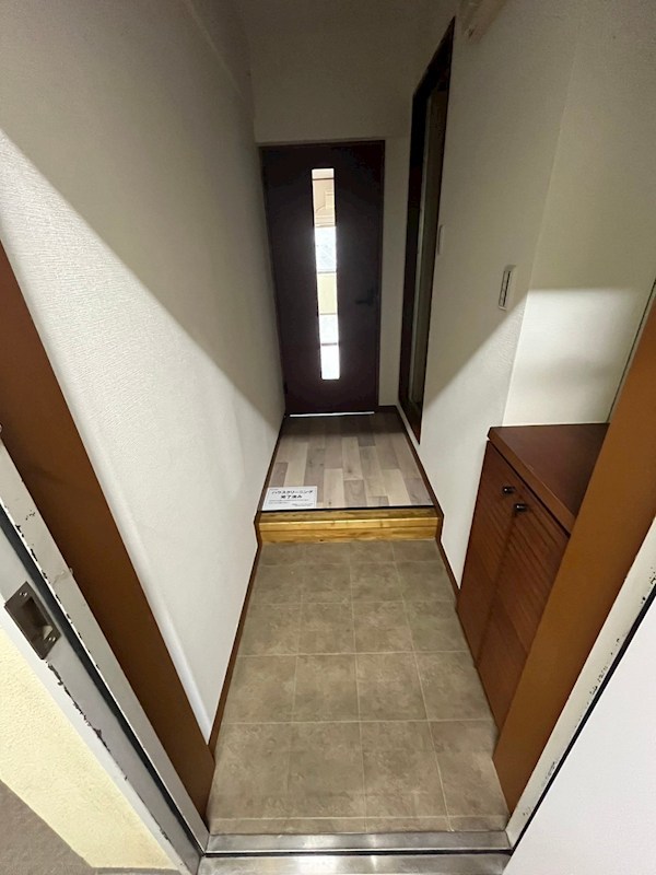 玄関　反転間取参照