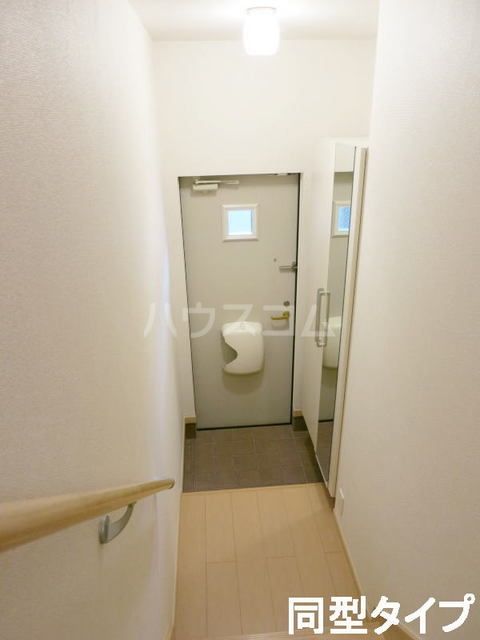 エスポワール ネオ Bの玄関写真