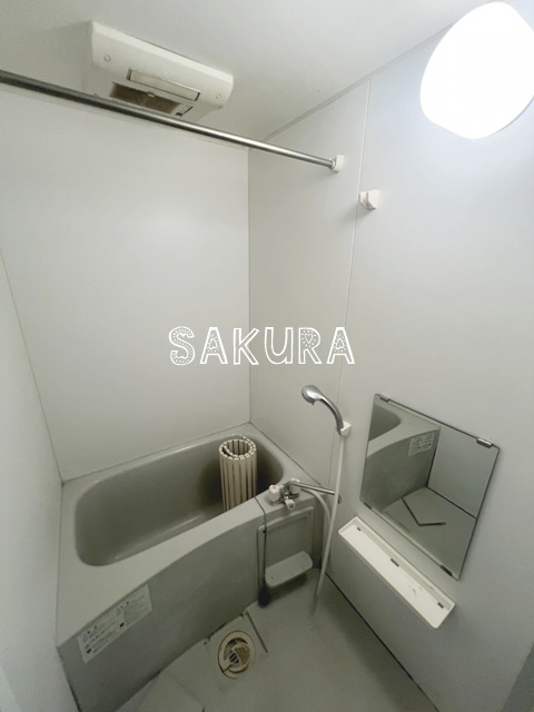 バス・シャワールーム　雨の日でも安心の浴室乾燥機付きです♪