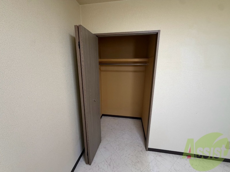 収納　寝室の収納です。部屋がすっきり片付きます。