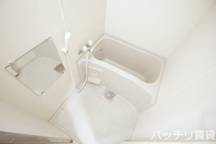 バス・シャワールーム　※同マンション別部屋写真のため、現状優先。
