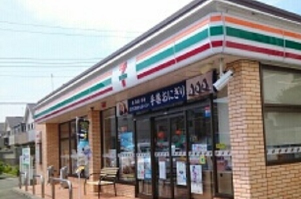 コンビニ　セブンイレブン（コンビニ）まで360m