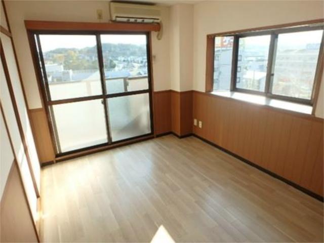 居室・リビング　別部屋参考写真です