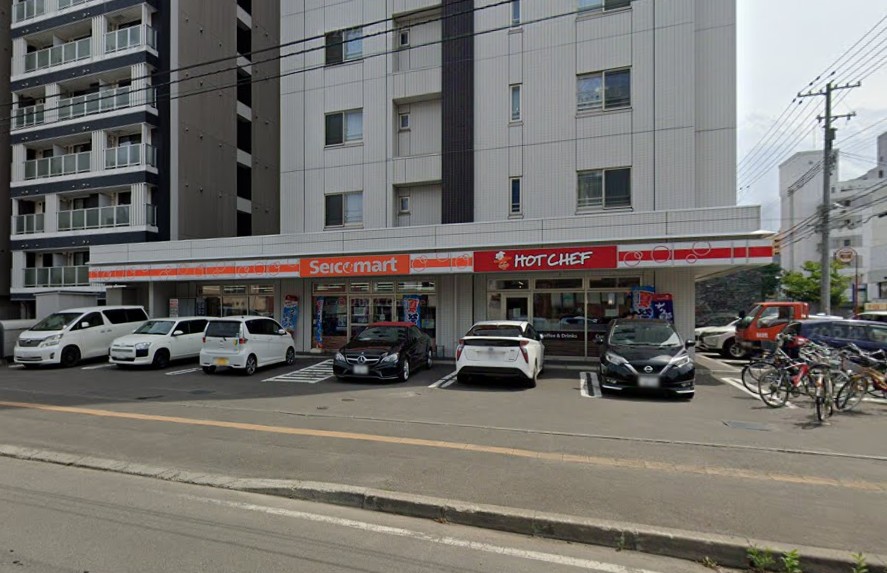 コンビニ　セイコーマート北13条西店（コンビニ）まで169m