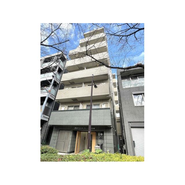 建物外観　鉄筋コンクリート造のがっちりとした建物。