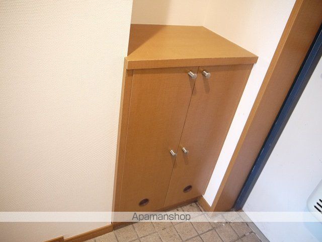 センターイン伊勢町ビルの玄関写真