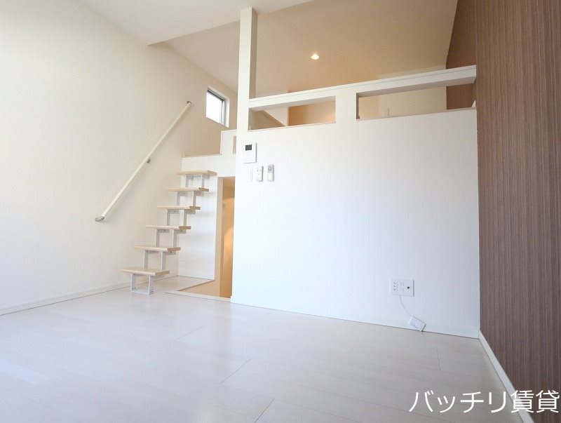 居室・リビング　同型タイプの為、現状を優先いたします。