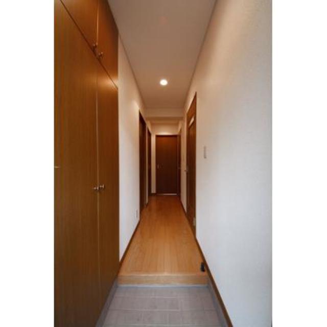 玄関　※写真は同タイプ住戸です。