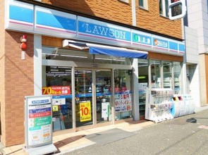 コンビニ　ローソン 市谷仲之町店（コンビニ）まで285m