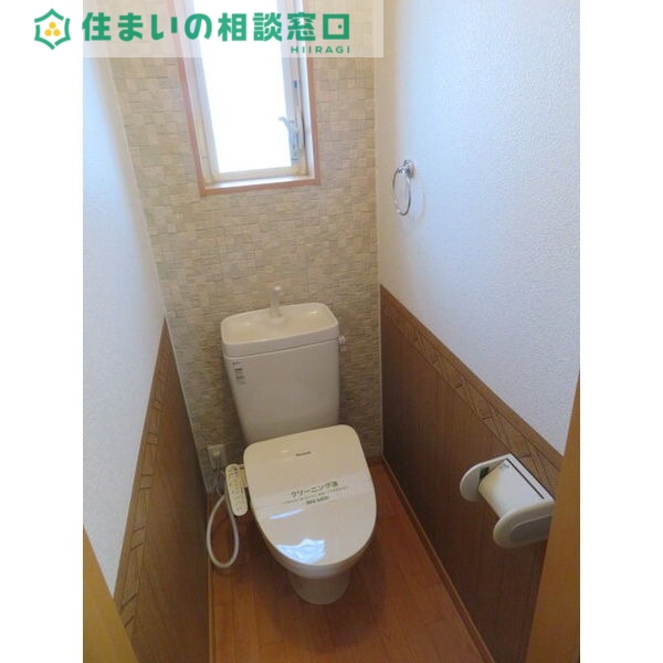 名鉄名古屋本線 東岡崎駅 バス乗車時間：10分 最寄りバス停で下車 徒歩3分 2階建 築18年のトイレ写真