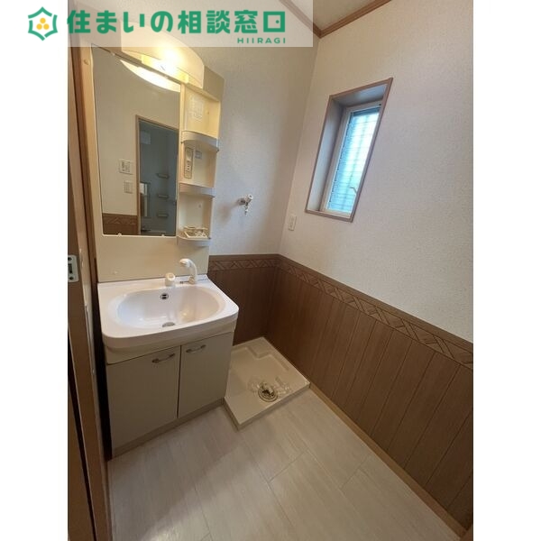 名鉄名古屋本線 東岡崎駅 バス乗車時間：10分 最寄りバス停で下車 徒歩3分 2階建 築18年の内装写真