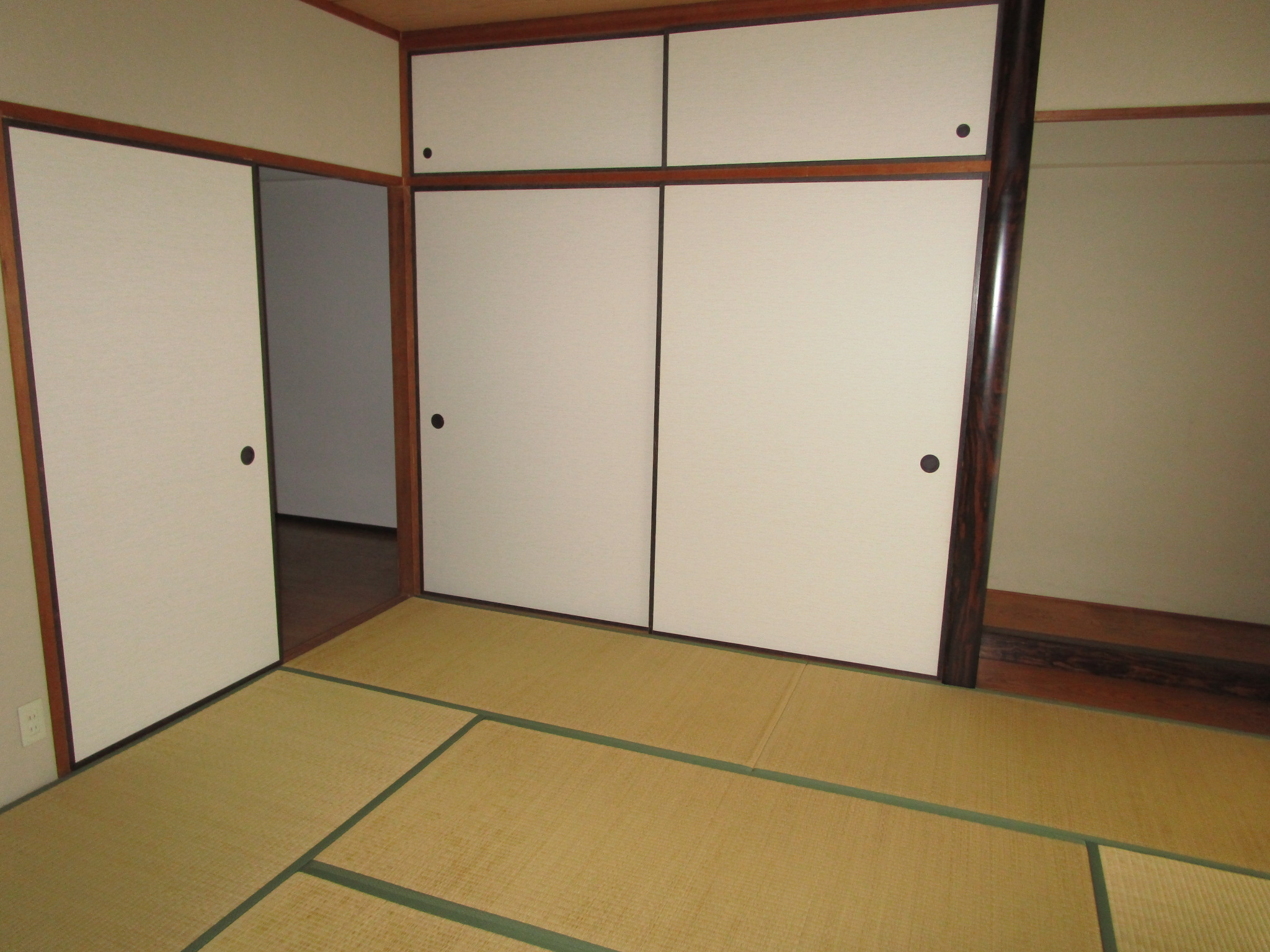 ロイヤルマンション新下関 301号の内装写真