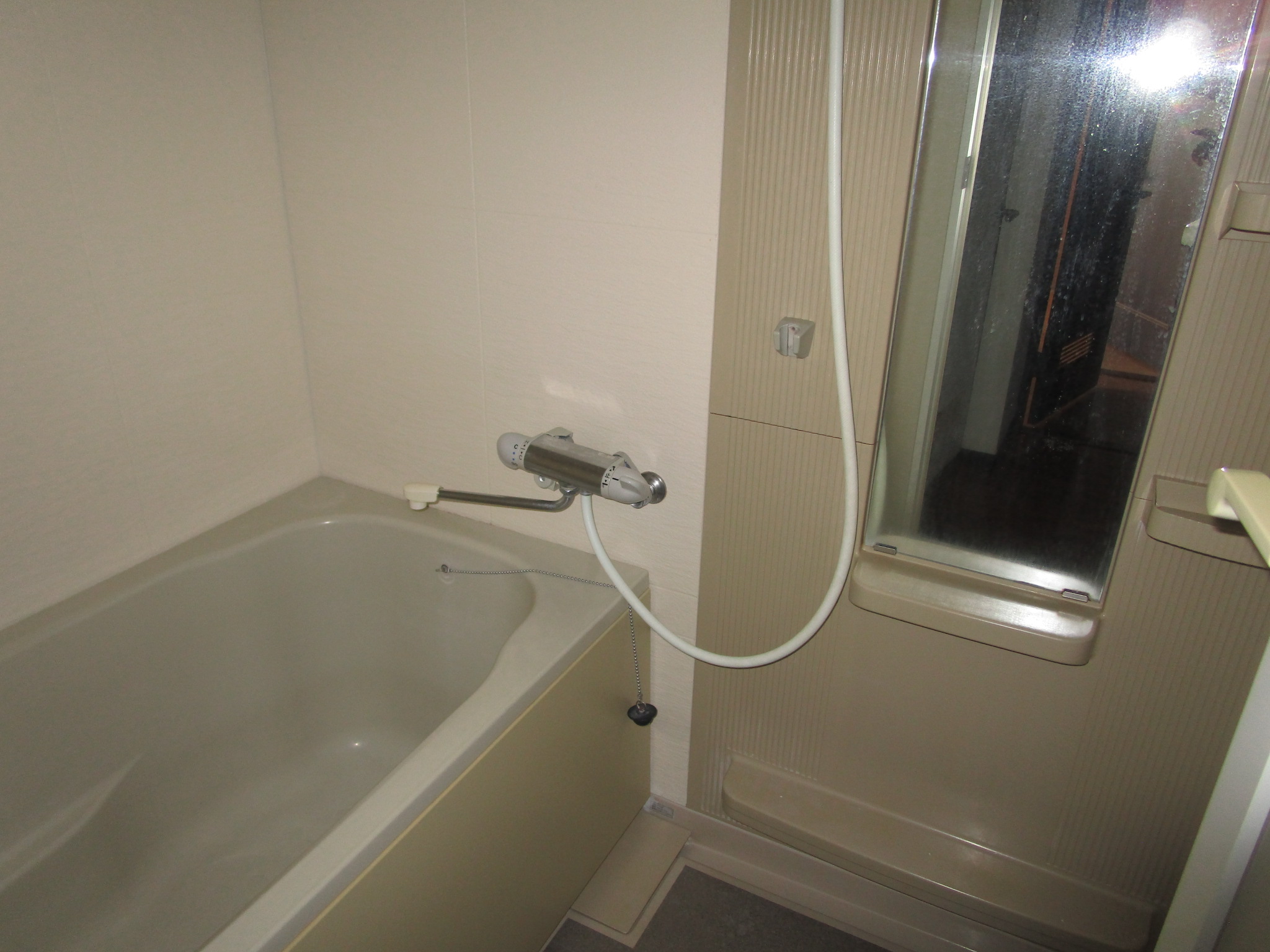 ロイヤルマンション新下関 301号の風呂写真