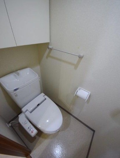 東京メトロ日比谷線 三ノ輪駅 徒歩7分 8階建 築21年のトイレ写真