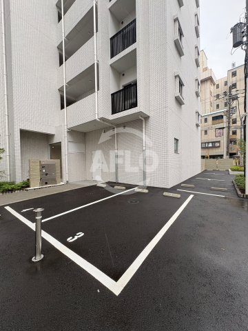 駐車場　スプランディッド難波V　駐車場