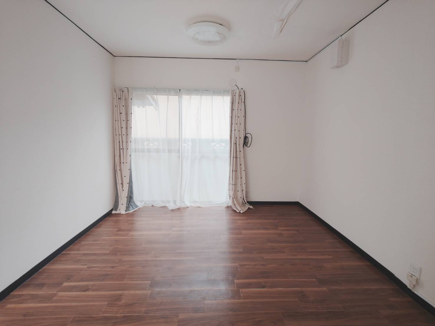 西宇部南二戸建の居間写真